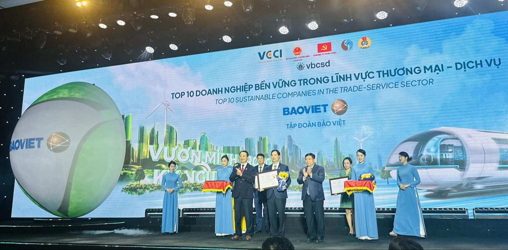 Bảo Việt được vinh danh Top 10 Doanh nghiệp bền vững Việt Nam