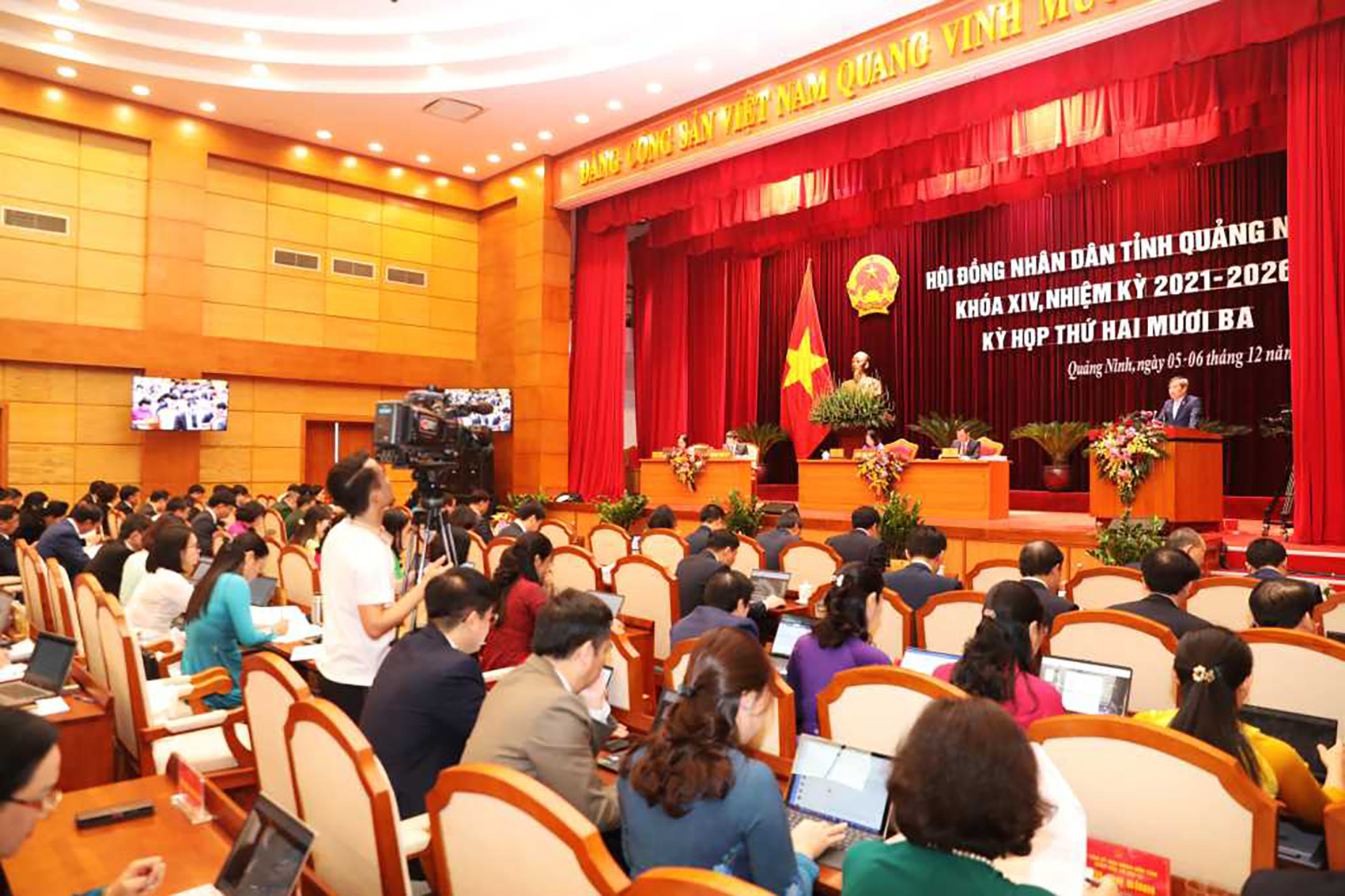 Bat751224Khai mạc Kỳ họp thứ 23 HĐND tỉnh khóa XIV4.jpg