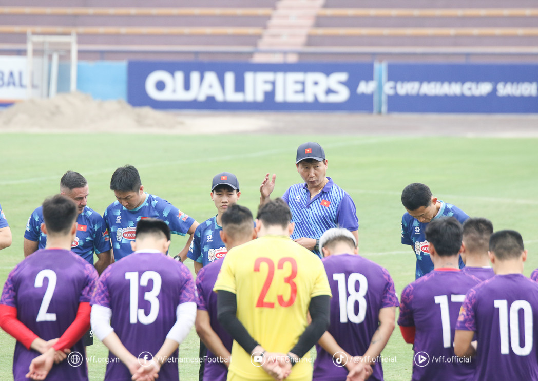 HLV Kim Sang Sik loại Văn Lâm, chốt danh sách tuyển Việt Nam kim sang sik.jpg