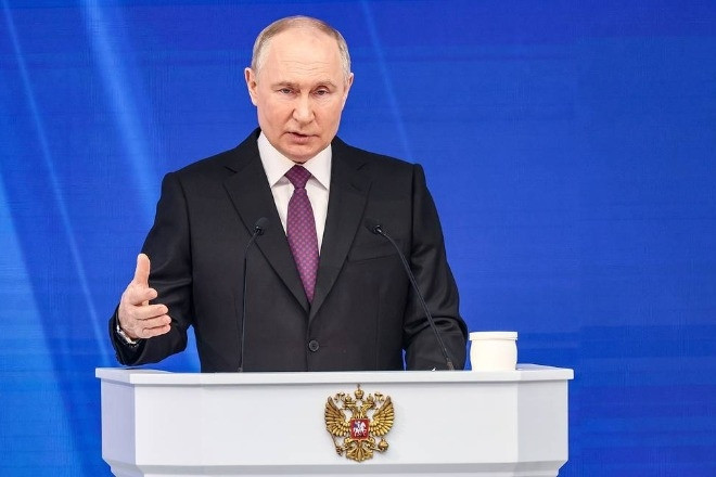 Ông Putin tuyên bố nền kinh tế Nga đứng vững trước 'đòn tấn công' từ phương Tây