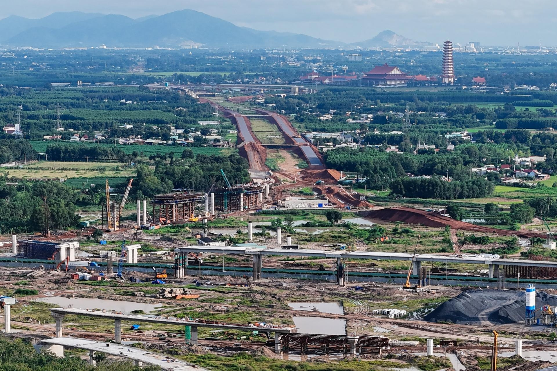 Đồng Nai đẩy tiến độ nhiều công trình trọng điểm