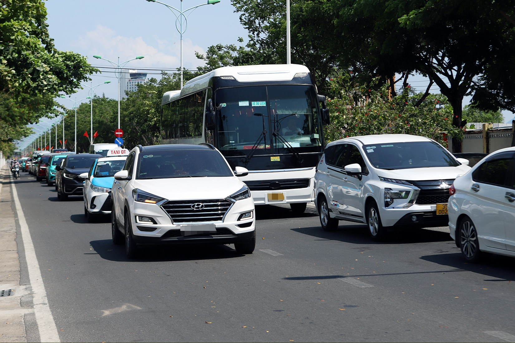 Khánh Hòa cấm ô tô trên 29 chỗ vào trung tâm Nha Trang giờ cao điểm