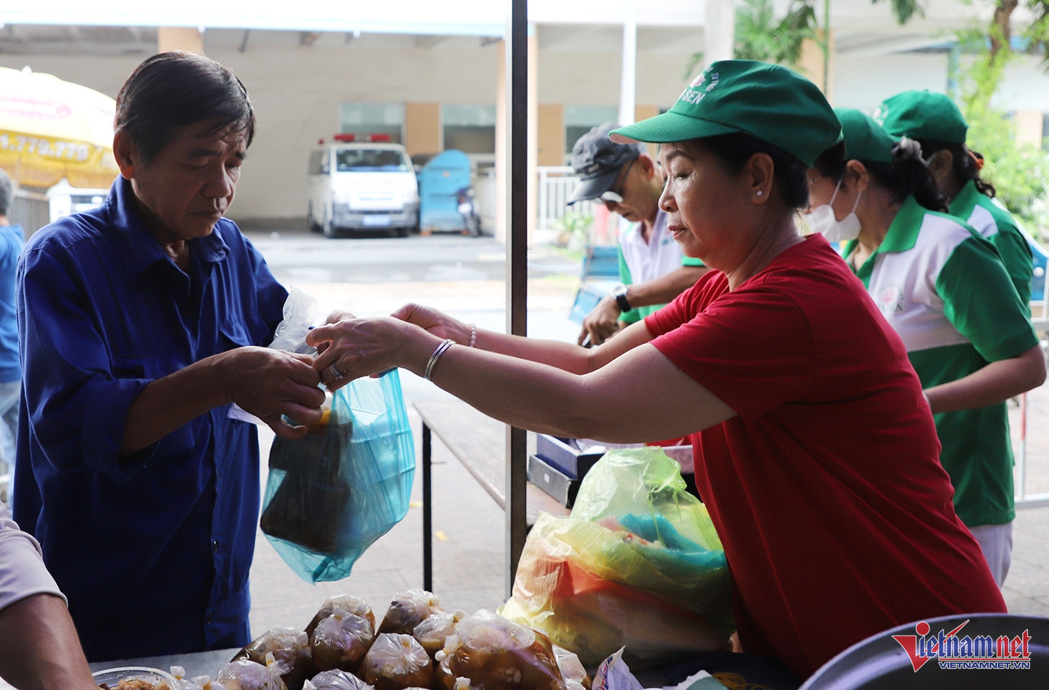 W-từ thiện 7.JPG.jpg