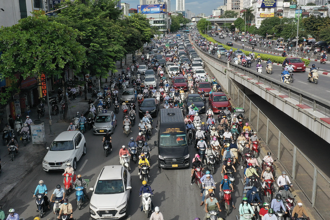 Báo động ô nhiễm không khí ở Hà Nội, xe điện sẽ giải quyết vấn đề?