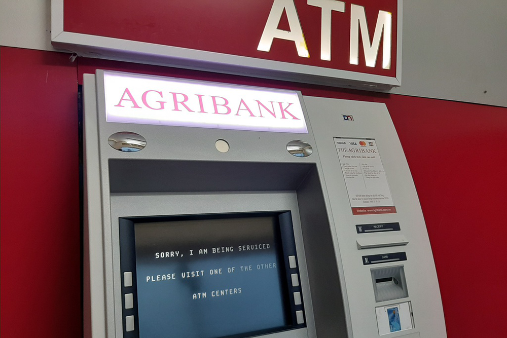 Bắt giữ thanh niên dùng xà beng đập trụ ATM để trộm tiền ở TPHCM