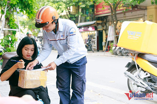 chuyển phát nhanh.jpeg