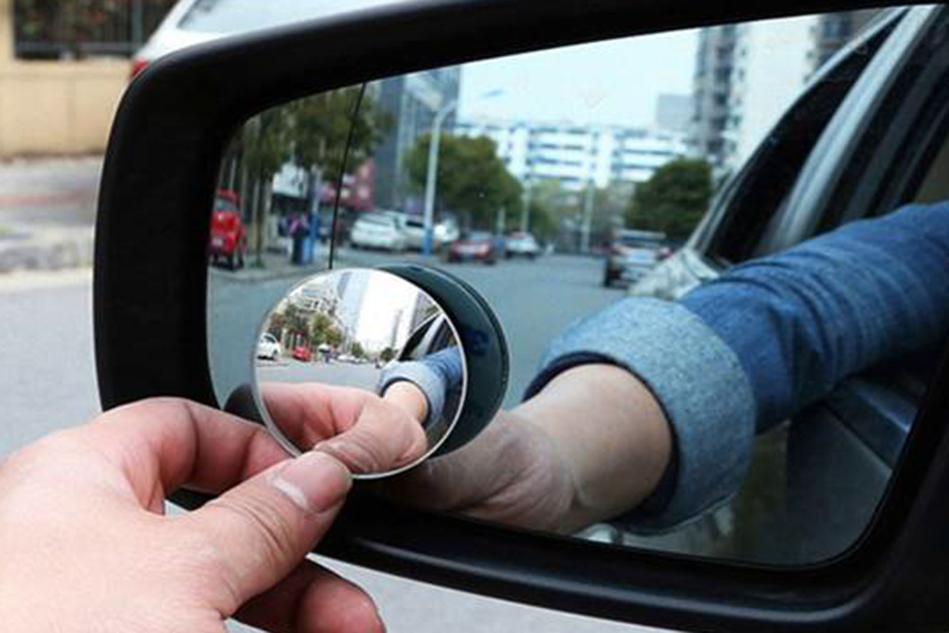 guong cau loi xoa diem mu o to 1.jpg