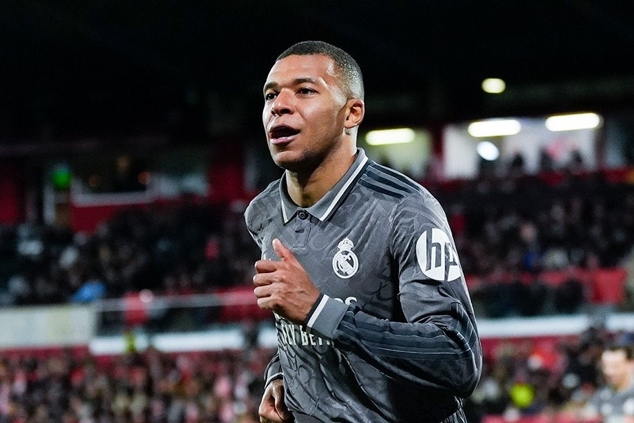 Mbappe và Bellingham tỏa sáng, Real Madrid phả lửa vào gáy Barca