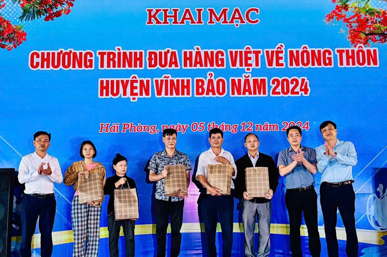 Khai mạc Chương trình đưa hàng Việt về nông thôn huyện Vĩnh Bảo