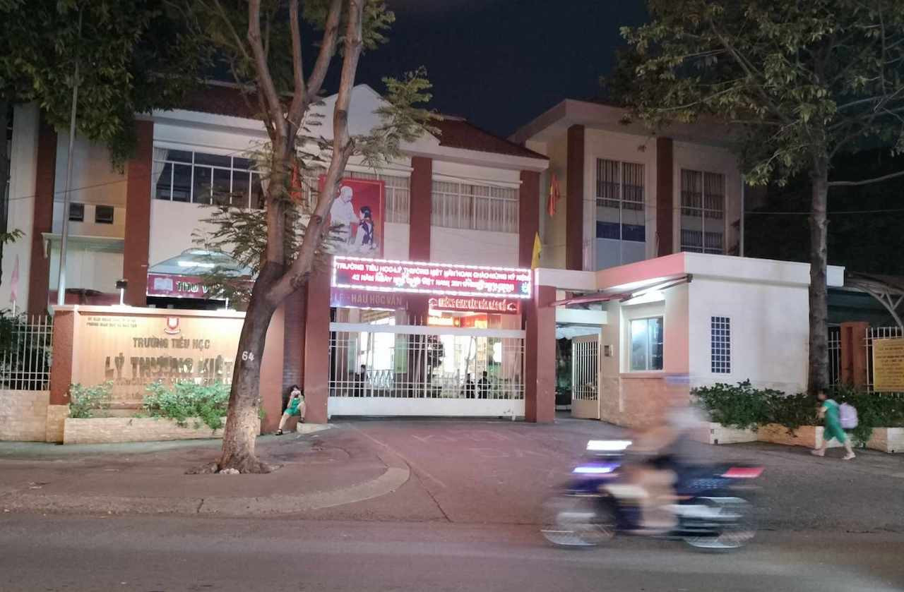 truong hoc (1).jpg