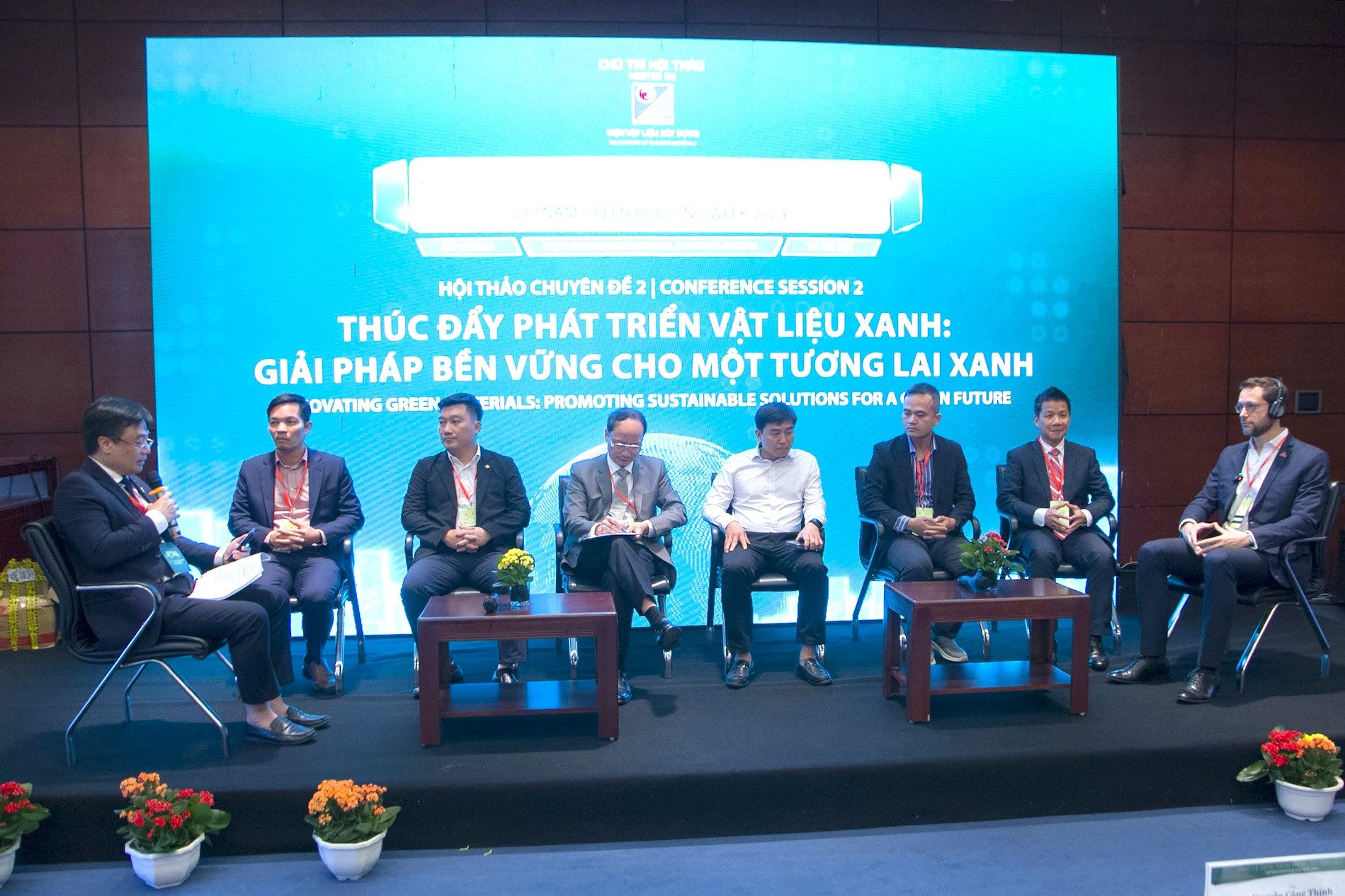 ‘Xanh hoá’ vật liệu xây dựng phát triển công trình xanh