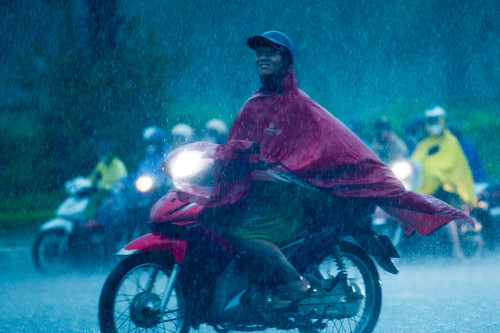 Dự báo thời tiết 10/5/2024: Hà Nội chưa dứt mưa, vùng núi Bắc Bộ nguy cơ lũ quét