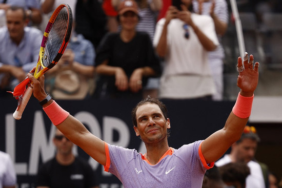 Nadal thắng nghẹt thở trận ra quân Rome Masters
