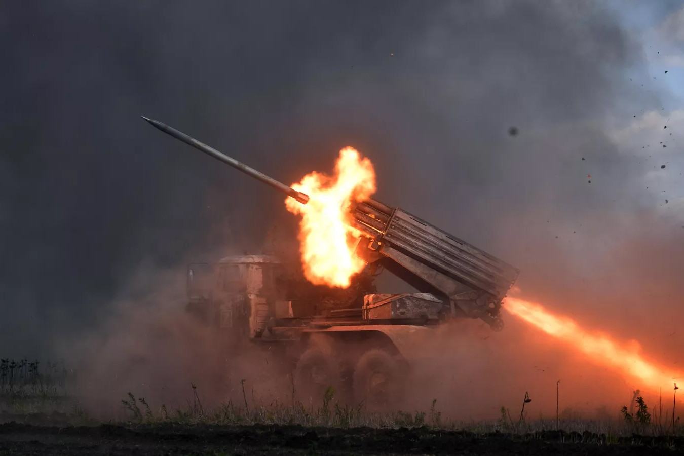 Nga tấn công các kho đạn ở Kharkiv, Ukraine điều tiếp viện đến ứng phó