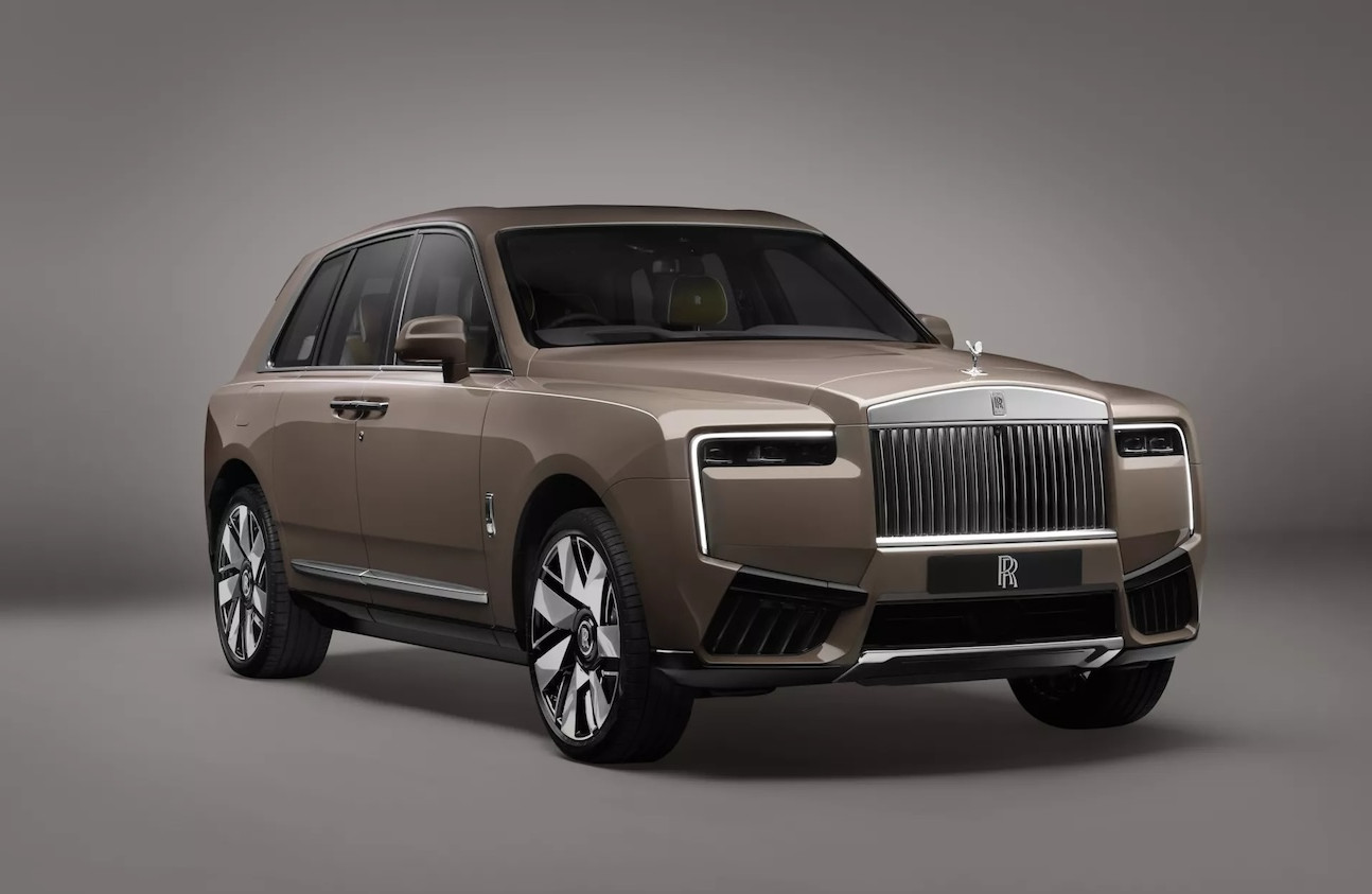 Rolls-Royce Black Badge Cullinan về Việt Nam chốt giá gần 42 tỷ đồng