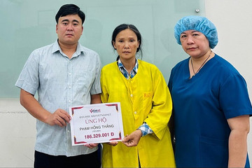 Trao hơn 186 triệu đồng đến em Phạm Hồng Thắng bị tai nạn giao thông