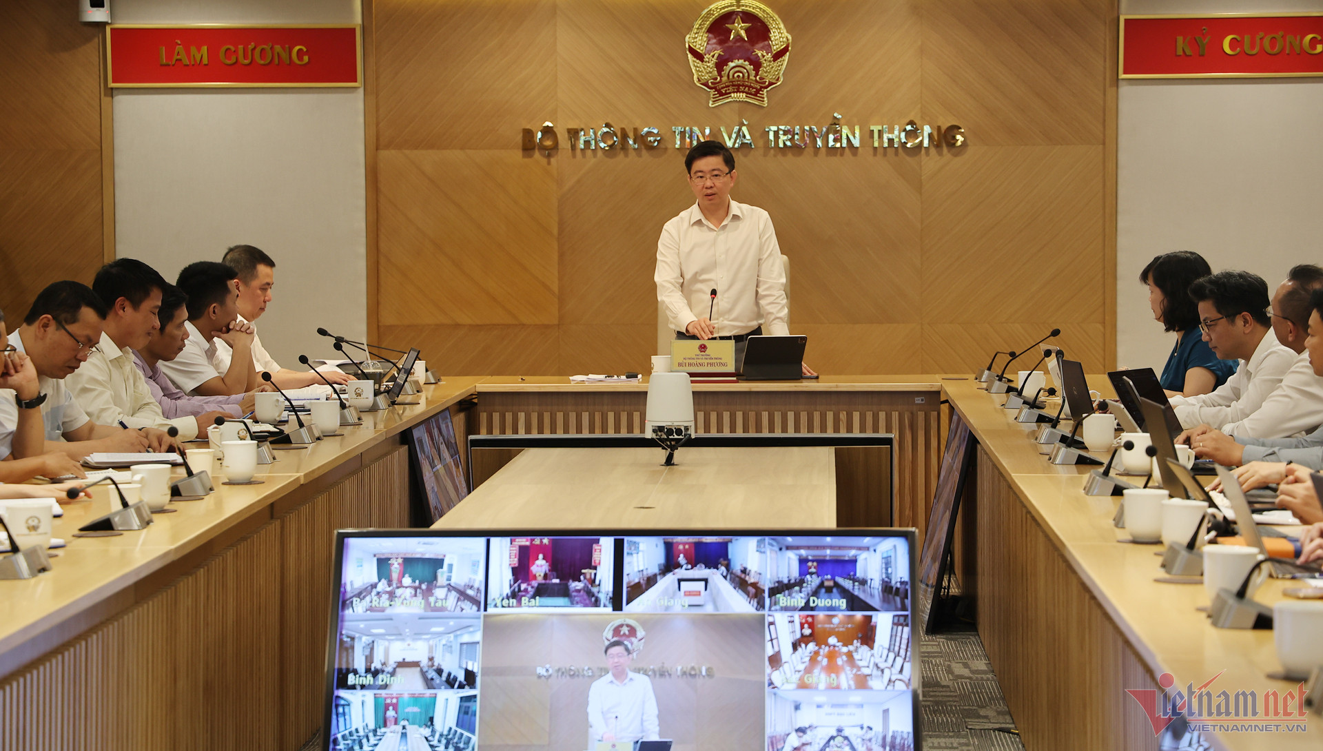 W-hoi nghi tong ket luat buu chinh 1.jpg