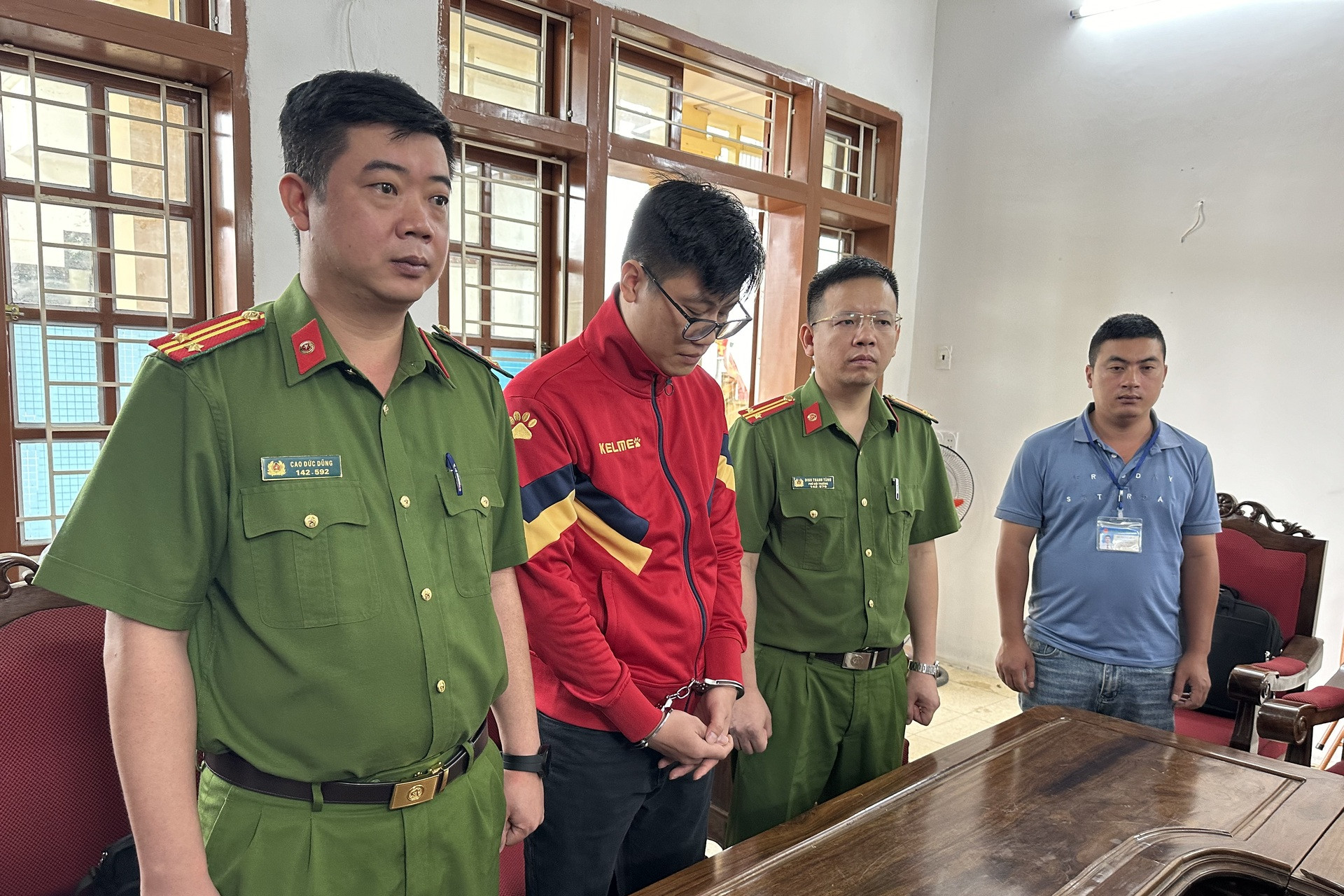 Chân tướng nhân viên ngân hàng 'đột nhập’ tài khoản tiết kiệm của khách