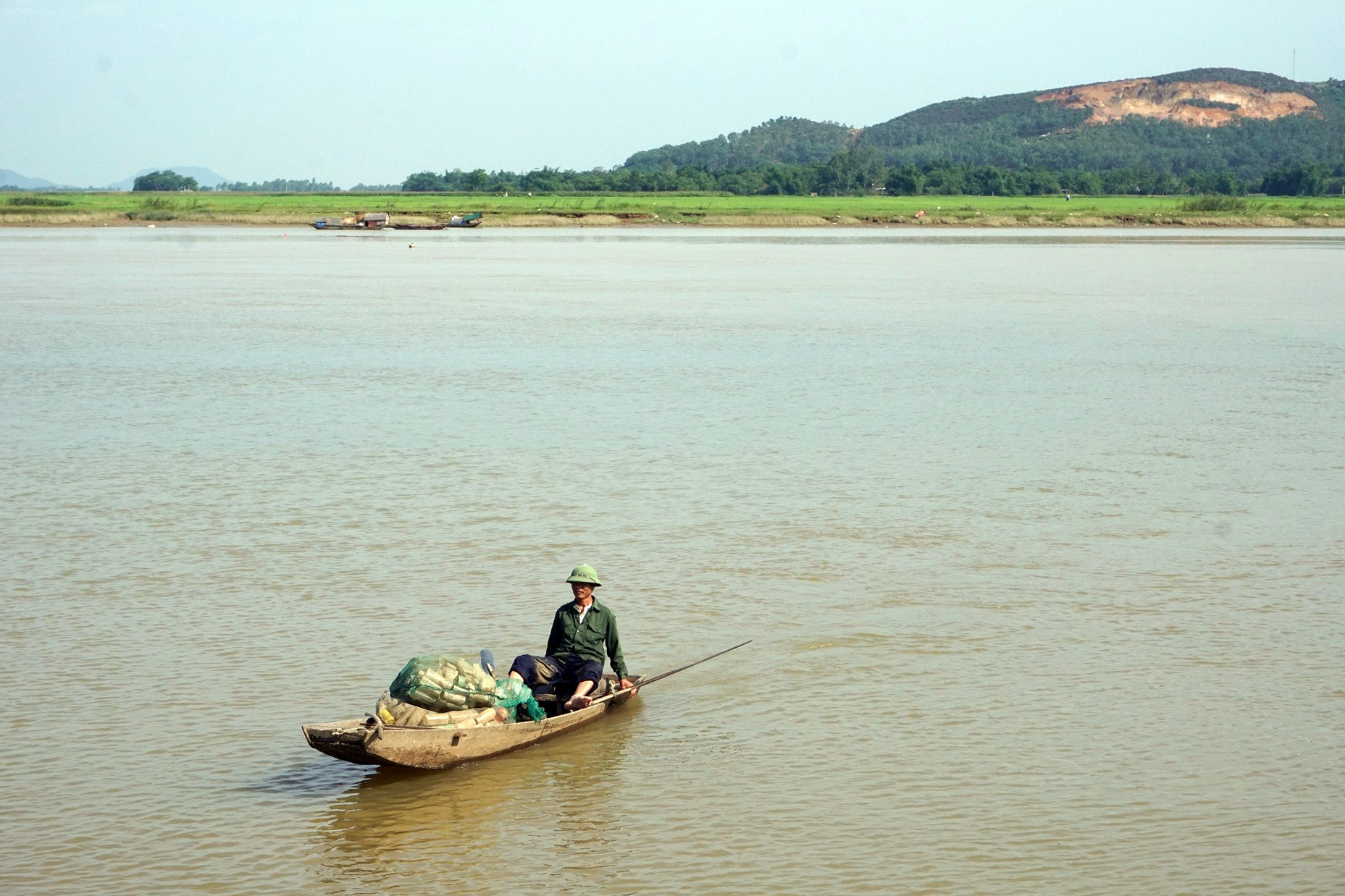 Làng tôi nằm dưới đáy sông Lam