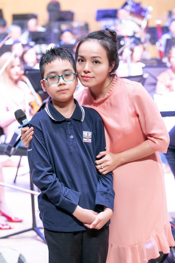 Nữ NSƯT nổi tiếng dòng nhạc đỏ có nhan sắc trẻ đẹp ở tuổi 48 nhưng kín tiếng về đời tư- Ảnh 9.