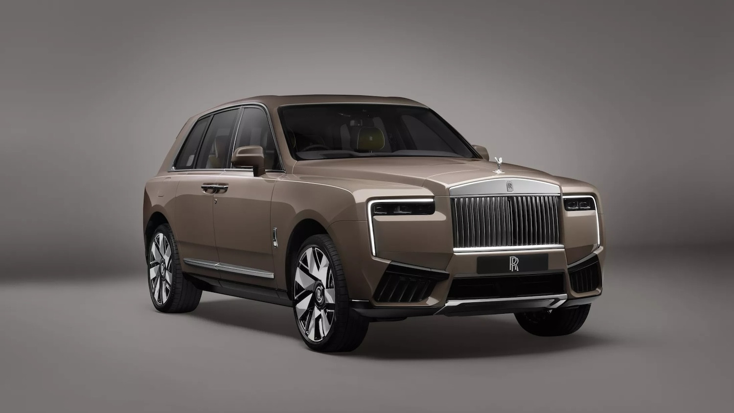 Bản tin cuối ngày 10/5: Rolls-Royce Black Badge Cullinan về Việt Nam gần 42 tỷ