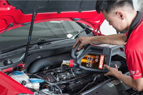 Chọn dùng dầu nhớt cho ô tô như thế nào vừa tiết kiệm, vừa giúp động cơ bền bỉ?