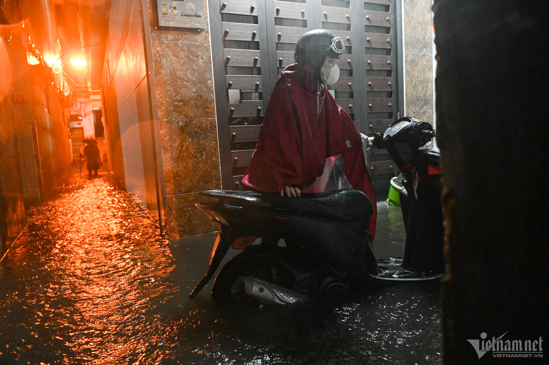 W-mua ngap ha noi.jpg