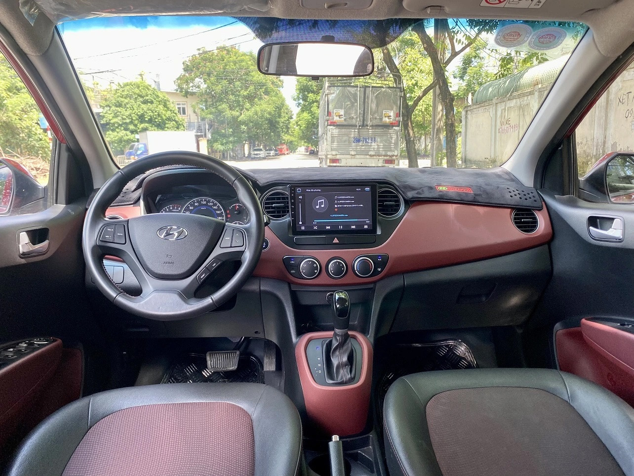 hyundai grand i10 3.jpeg