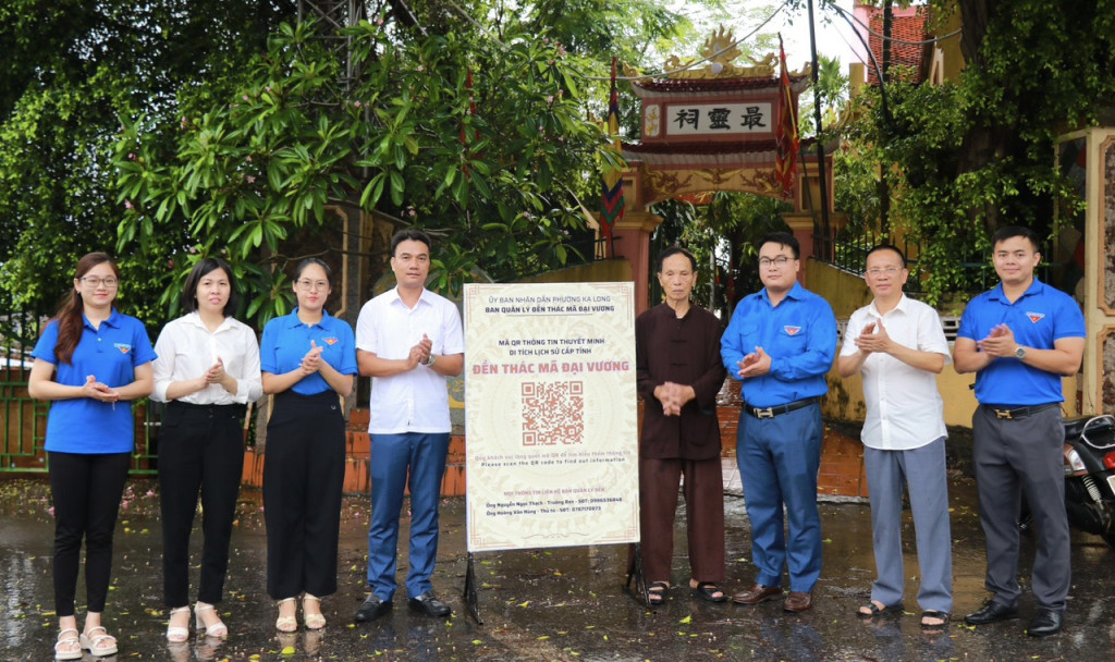 Phường Ka Long (TP Móng Cái) triển khai gắn mã QR-code tại các điểm tham quan trên địa bàn. Ảnh: Minh Đức