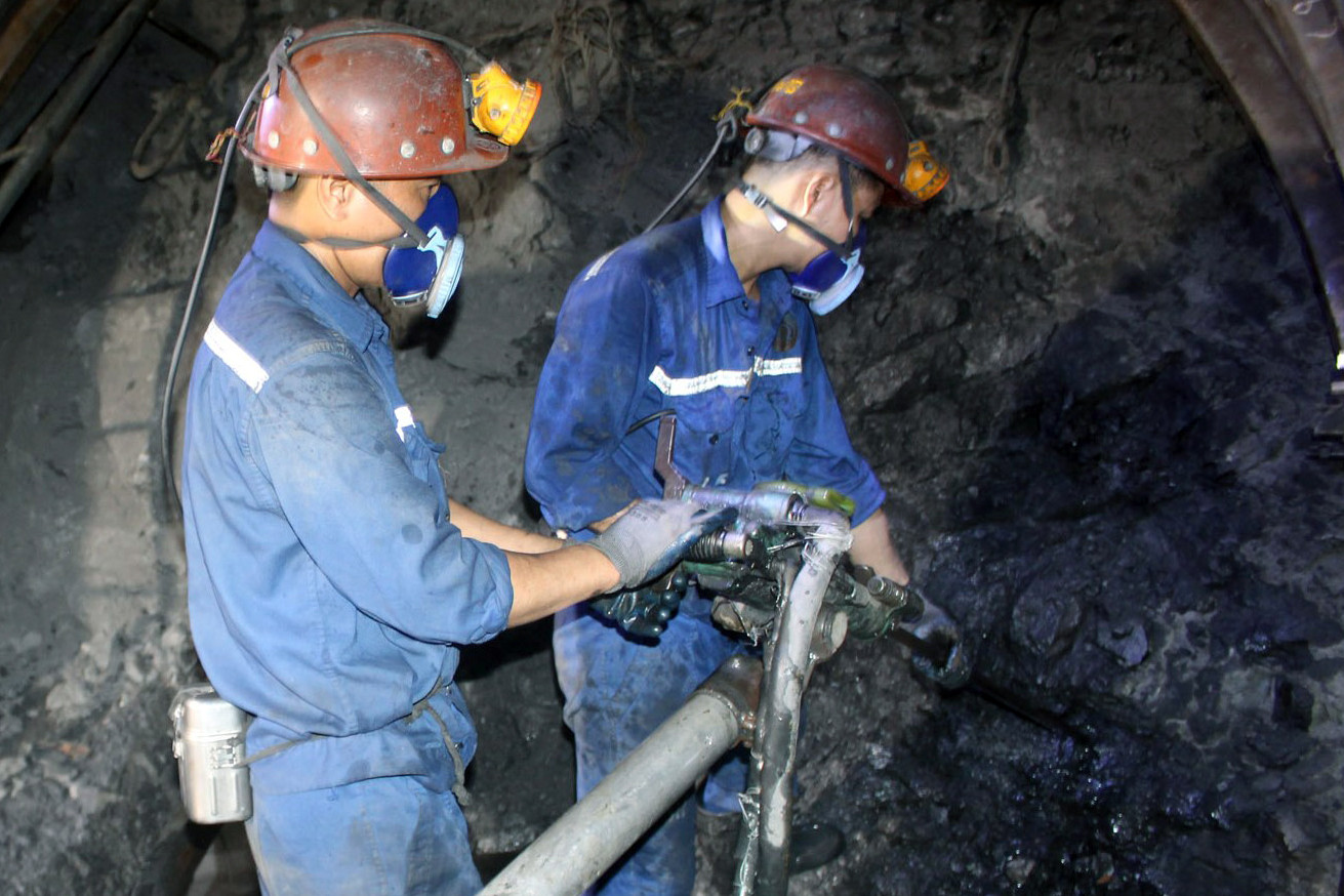 Quảng Ninh: Hầm lò than lở đất đá, 3 công nhân tử vong