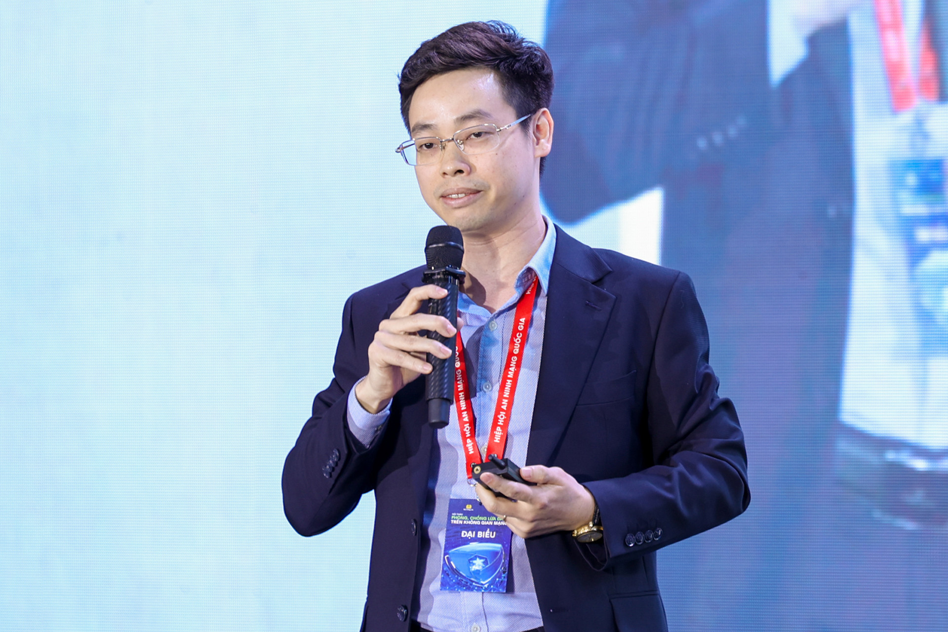 Tran quang Hung 1.jpg