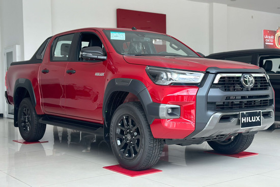 Bán tải Toyota Hilux 2024 thêm bản giá thấp 668 triệu có hết 'đội sổ' doanh số?