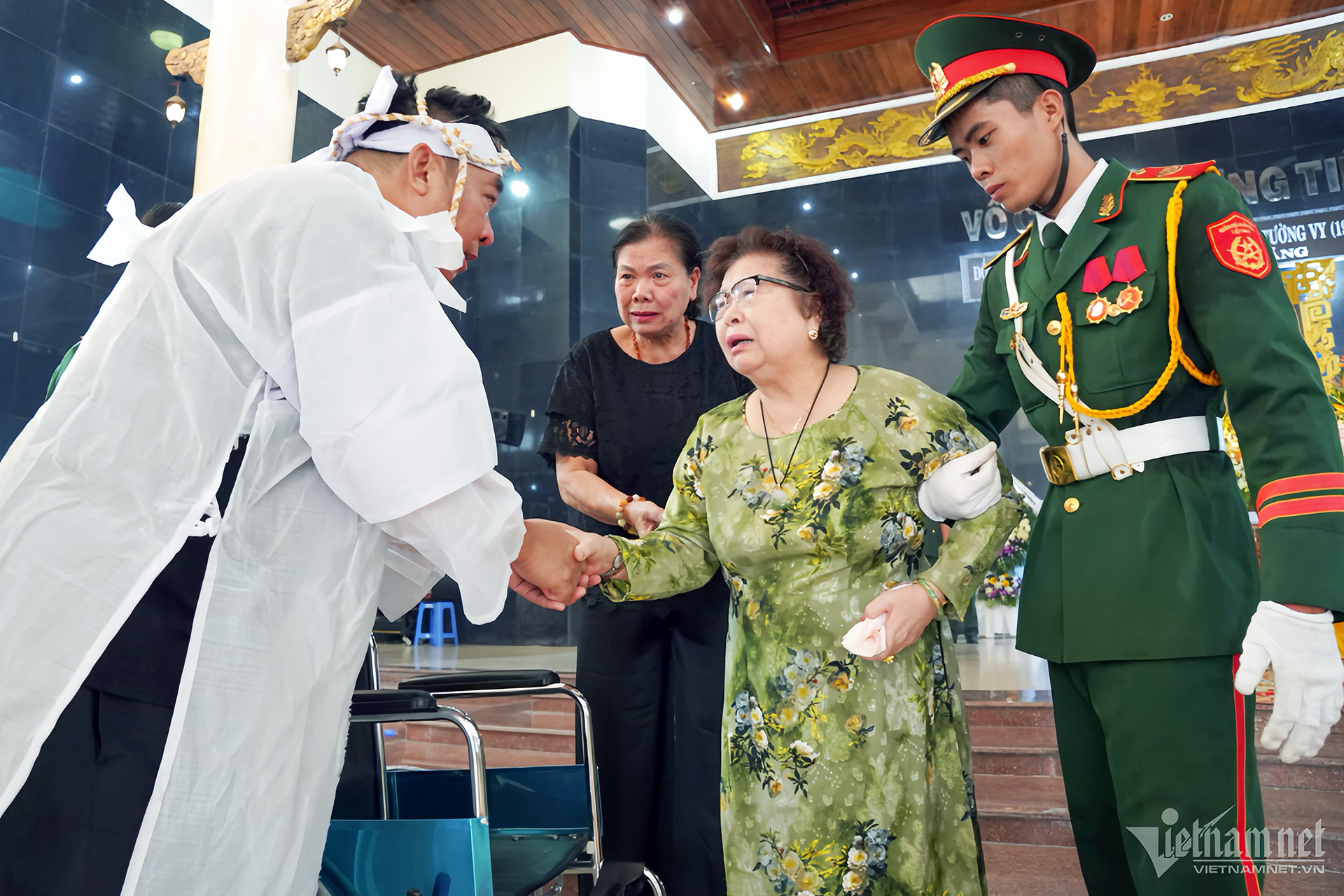 đám tang nghệ sĩ nhân dân Tường Vi