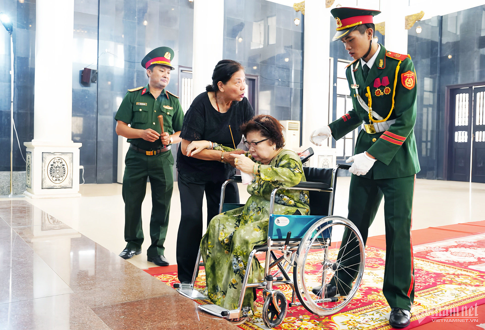 đám tang nghệ sĩ Tường Vi