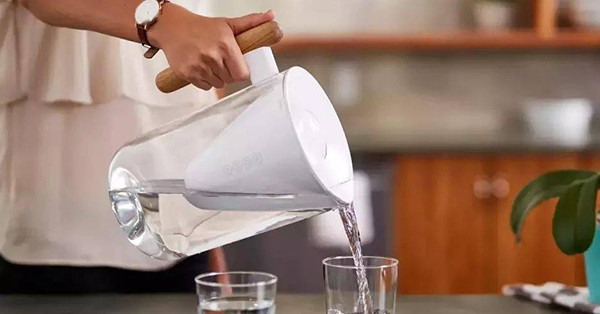 Đổ một cốc nước nóng xuống cống, nhà bếp sẽ không còn mùi hôi