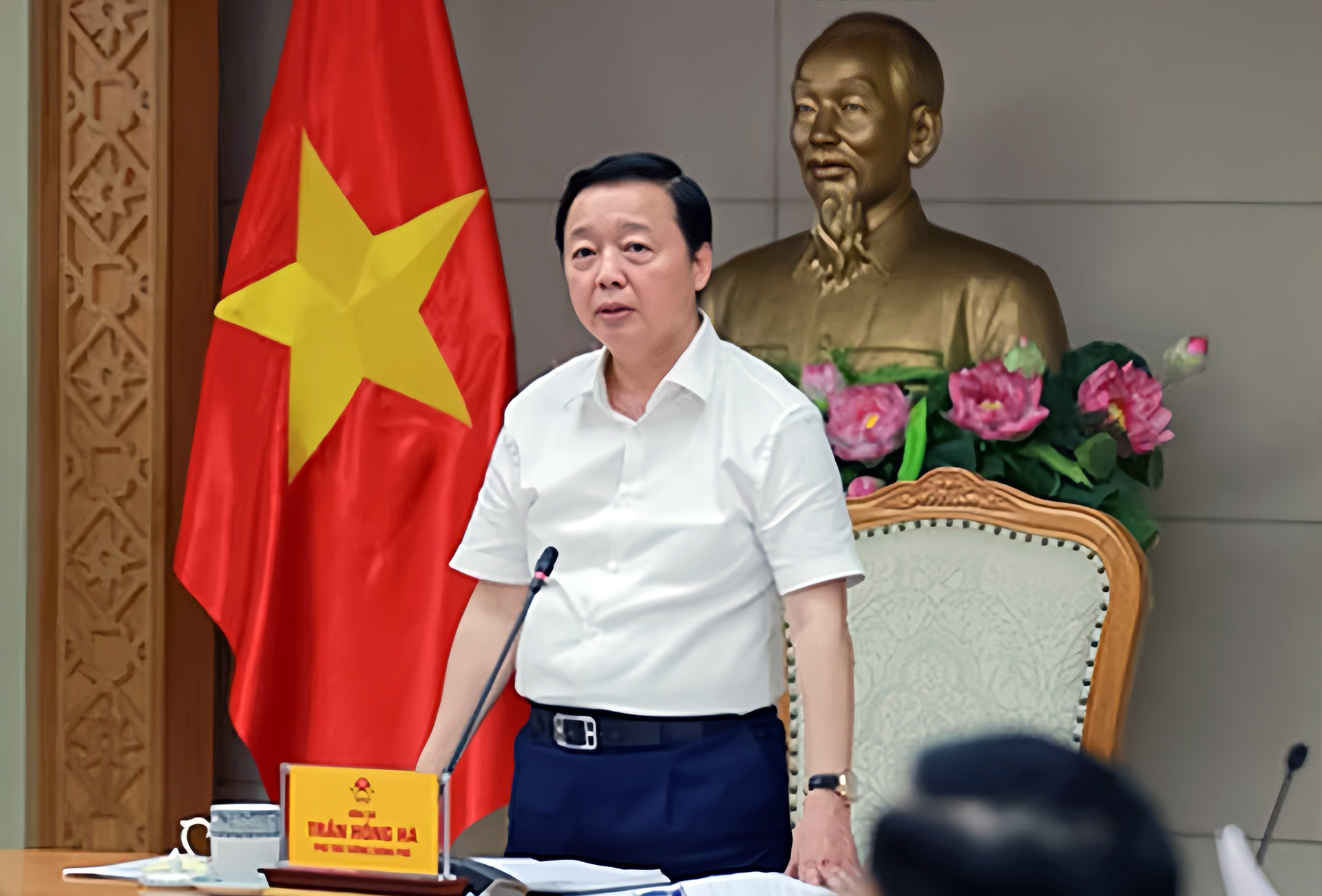Trần Hồng Hà