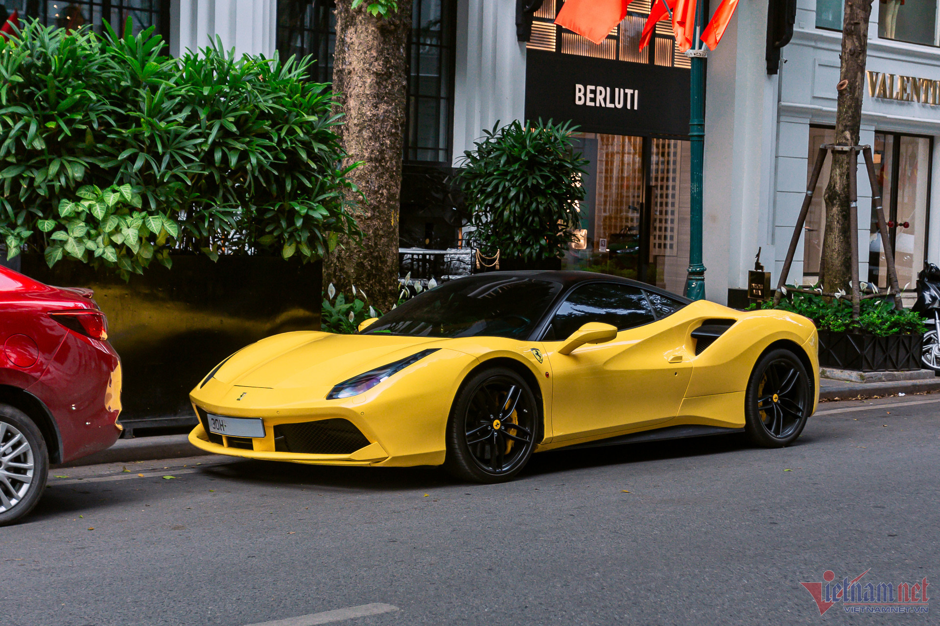 W-ferrari 488 vang 1.JPG.jpg