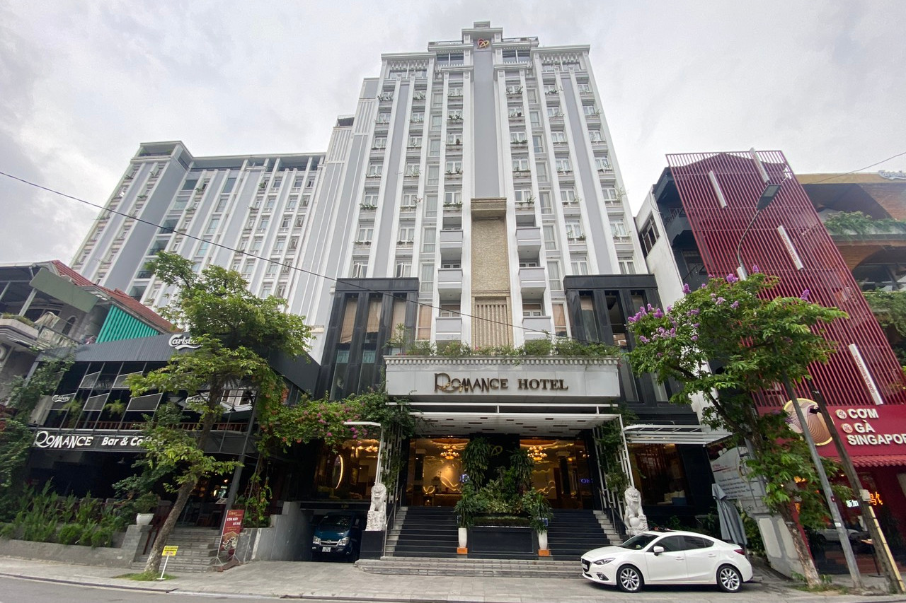 Cận cảnh 2 khách sạn trên &apos;đất vàng&apos; ở Huế bị đấu giá để thu hồi nợ