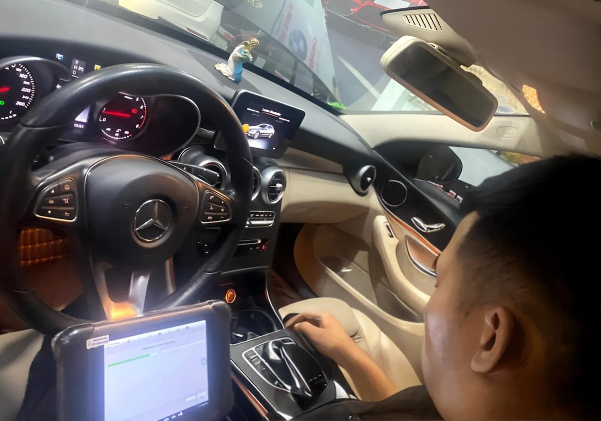 chan doan loi tren xe mercedes auto gt.jpg