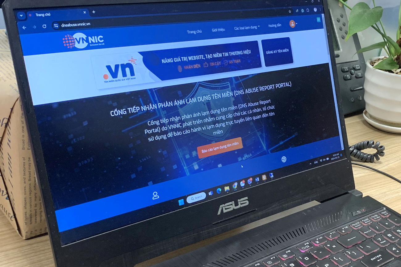 Mở cổng để người dùng Internet phản ánh chuyện lạm dụng tên miền