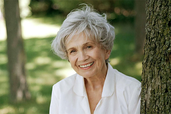 Nhà văn đoạt giải Nobel 2013 Alice Munro qua đời