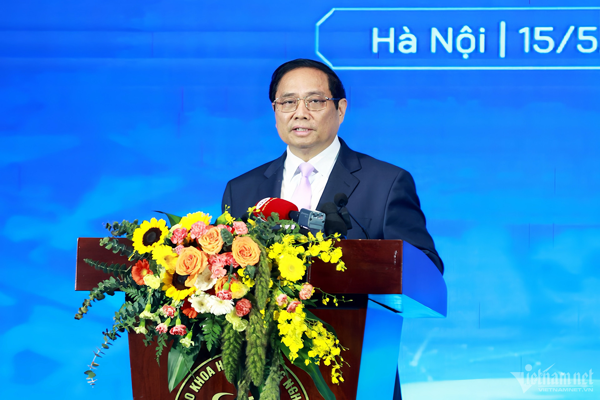 W-thủ tướng .jpg