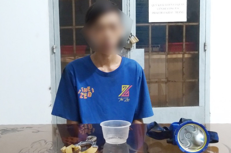 Xác minh thanh niên 17 tuổi dùng ná bắn CSGT