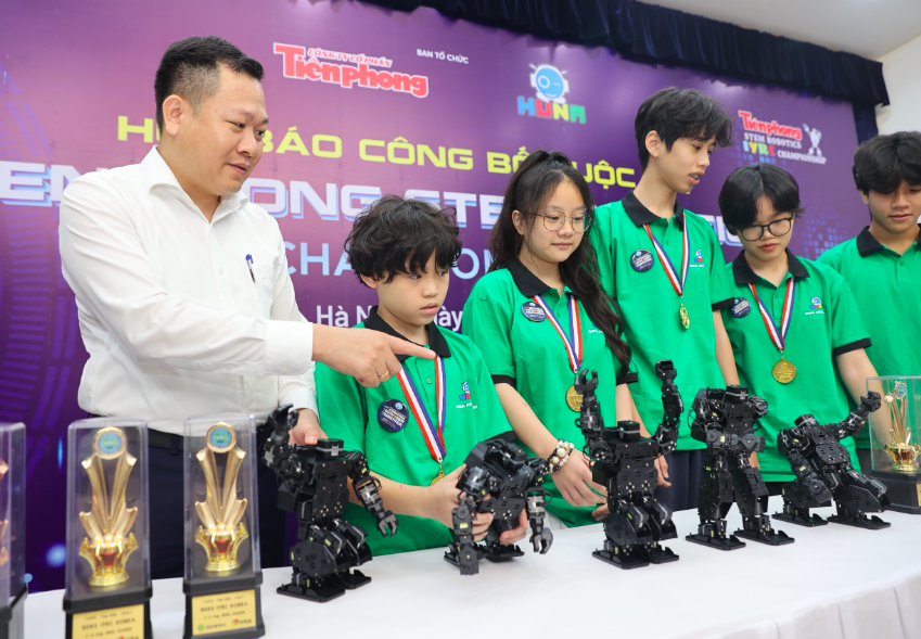 Tiền Phong STEM Robotics - Vô địch IYRC 2024: Cơ hội tỏa sáng cho tài năng công nghệ trẻ