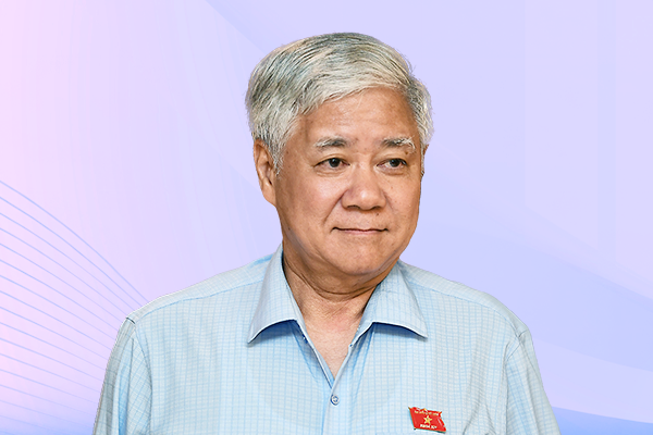 Hành trình của Ủy viên Bộ Chính trị Đỗ Văn Chiến