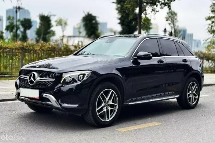 Nhiều điểm bất thường vụ mua xe Mercedes GLC 4 tháng chưa nhận được giấy tờ