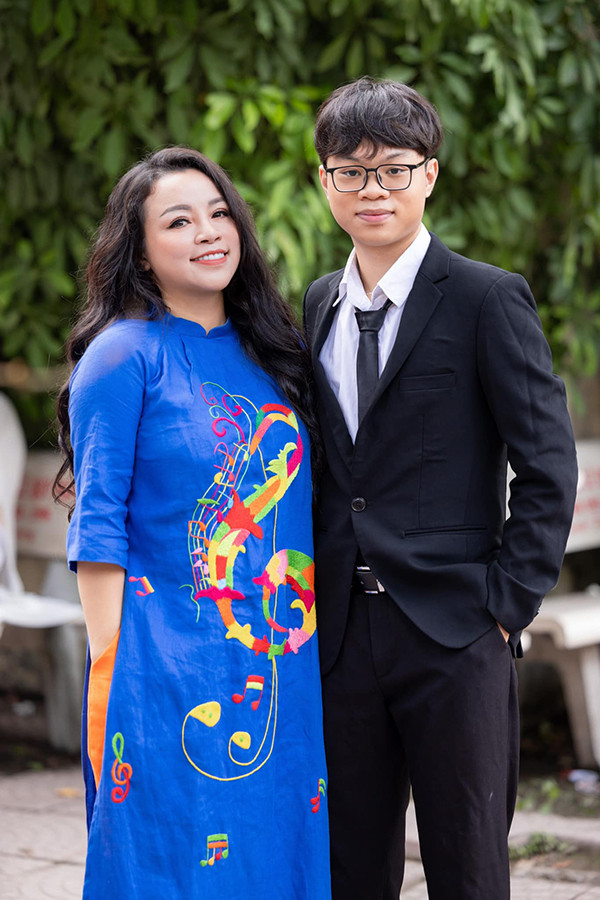 Nữ NSƯT xứ Nghệ nổi tiếng dòng nhạc đỏ có cuộc sống làm mẹ đơn thân bình dị - Ảnh 9.