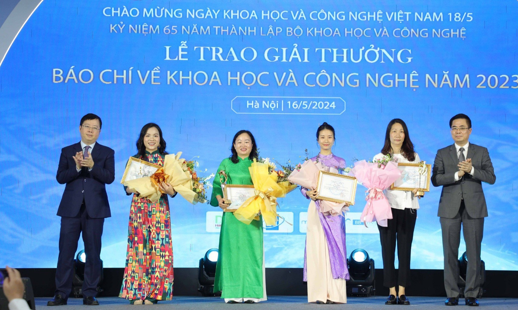 Trao tặng Giải thưởng báo chí về khoa học, công nghệ năm 2023