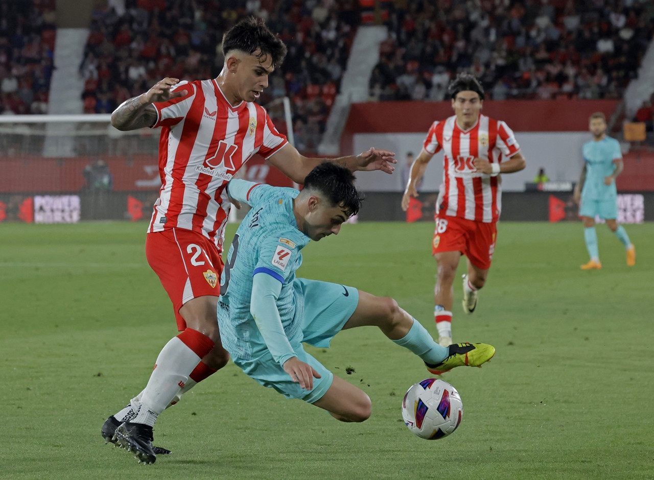 Thắng dễ đội xuống hạng, Barca giữ vững ngôi nhì Almeria v Barcelona 8.JPG