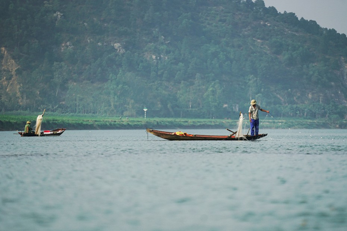 Sông mười ba tuổi